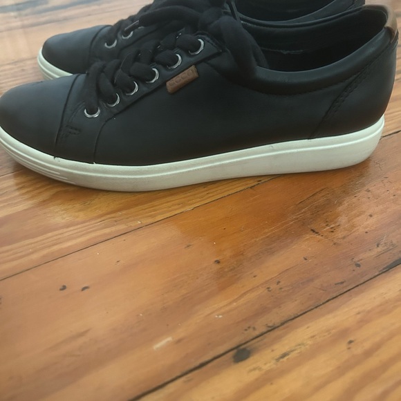 Ecco Black Soft leather Gortex Sneakers, Size 5, Rubber Soles. Worn 1/2 dz times - Picture 7 of 15